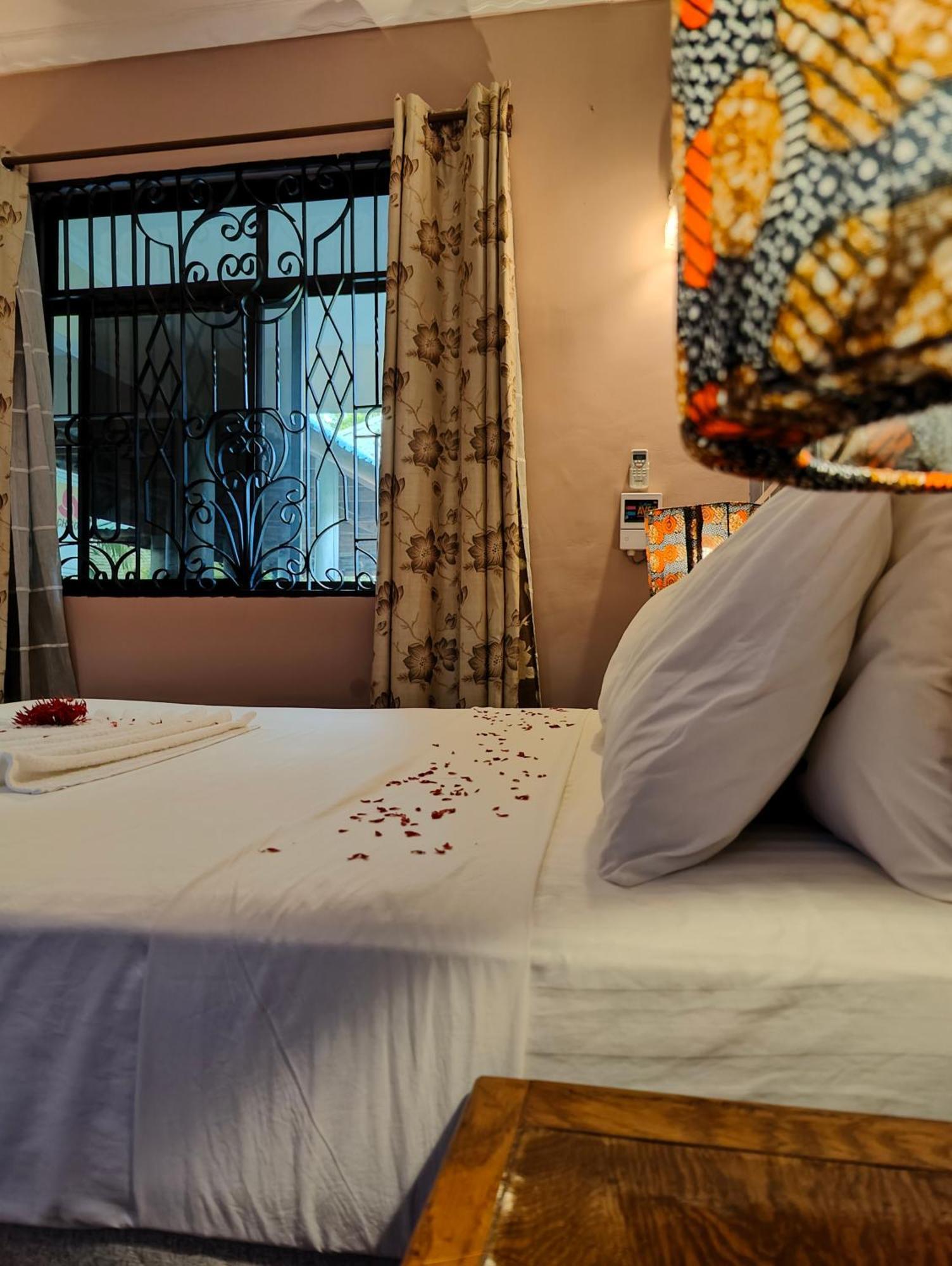 Paradiso Hotels & Resorts 达累斯萨拉姆 外观 照片